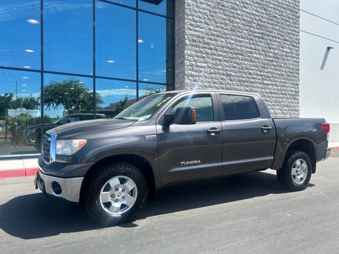 Used 2012 Toyota Tundra 4x4 CrewMax w/ Tow Pkg image 25
