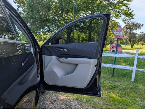 Used 2020 Cadillac XT4 Premium Luxury w/ Driver Awareness Package FWD image 13