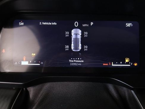 Used 2023 Jeep Grand Cherokee Laredo X image 4