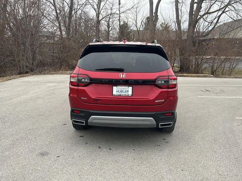 Used 2023 Honda Pilot Touring image 4