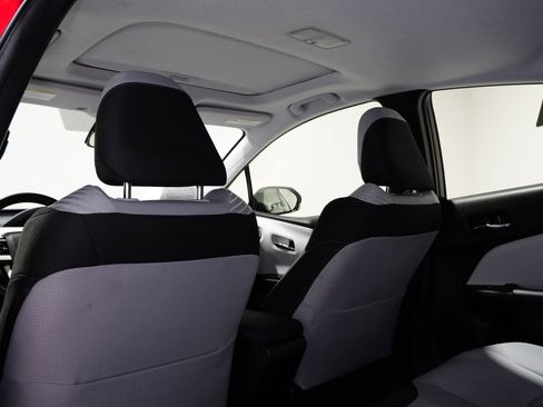 Used 2017 Toyota Prius Four image 16