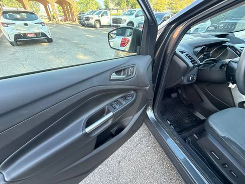 Used 2016 Ford Escape SE FWD image 13