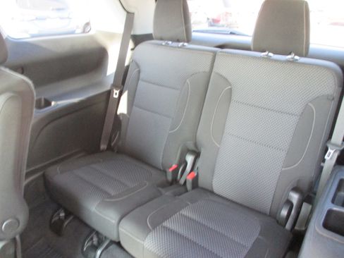 Used 2023 GMC Acadia SLE w/ Driver Convenience Package AWD/4WD image 11