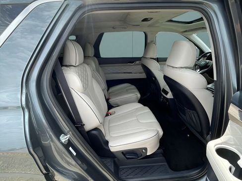 Used 2022 Hyundai Palisade Calligraphy w/ Cargo Package FWD image 18