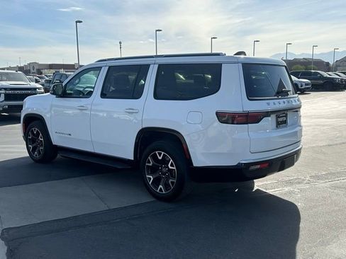 Used 2024 Jeep Wagoneer Series III AWD/4WD image 21