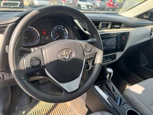 Used 2018 Toyota Corolla LE FWD image 16