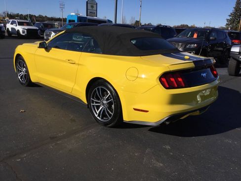 Used 2016 Ford Mustang Premium image 5