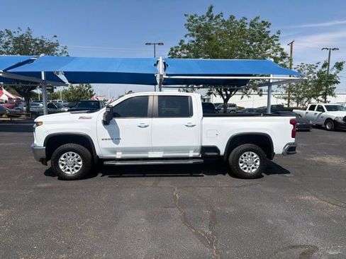 Used 2022 Chevrolet Silverado 2500 LT w/ Convenience Package AWD/4WD image 1