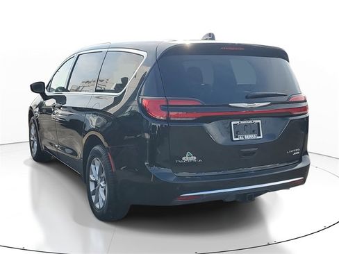 New 2026 Chrysler Pacifica Limited w/ Trailer Tow Group image 3