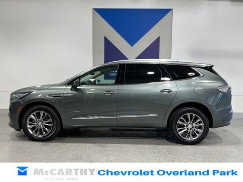 Used 2022 Buick Enclave Avenir w/ Avenir Technology Package AWD/4WD image 8