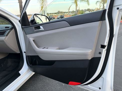 Used 2015 Hyundai Sonata SE image 28