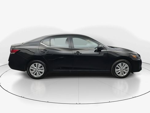 Used 2025 Nissan Sentra S image 8