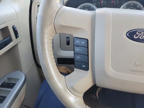 Used 2009 Ford Escape XLT image 16