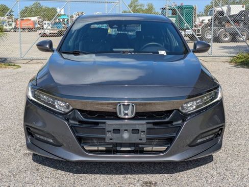Used 2018 Honda Accord Sport image 2