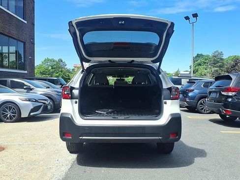 Used 2023 Subaru Outback Premium AWD/4WD image 10