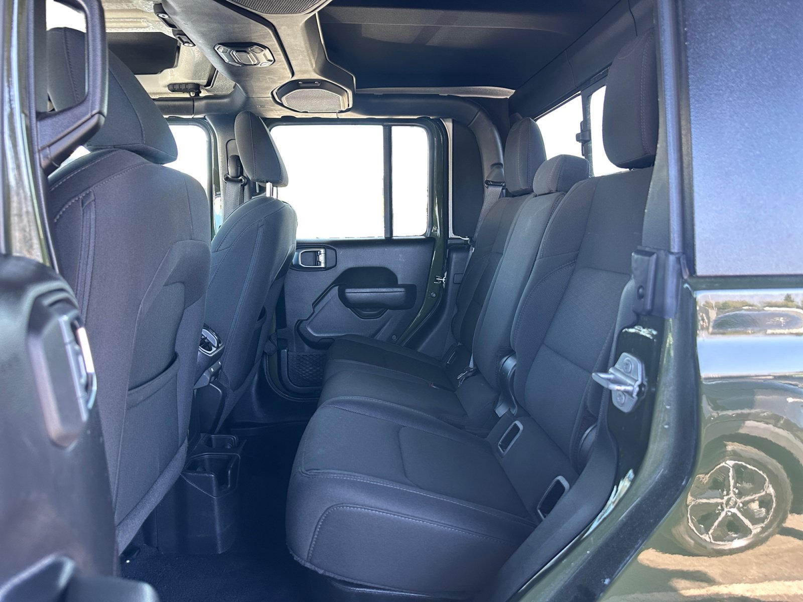 Used 2022 Jeep Gladiator Sport AWD/4WD image 13