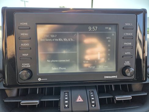 Used 2020 Toyota RAV4 XLE Premium image 23