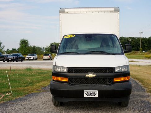 Used 2019 Chevrolet Express 3500 image 3