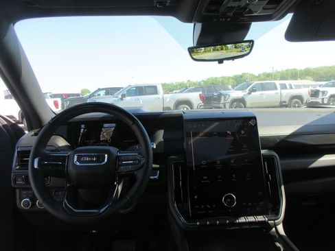 New 2026 GMC Yukon XL AT4 AWD/4WD image 16