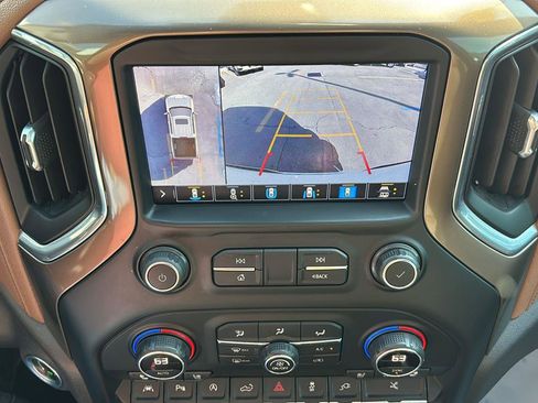 Used 2021 Chevrolet Silverado 1500 High Country w/ Technology Package image 34