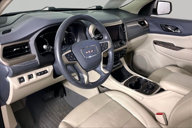 Used 2020 GMC Acadia Denali w/ Denali Ultimate Package AWD/4WD image 10
