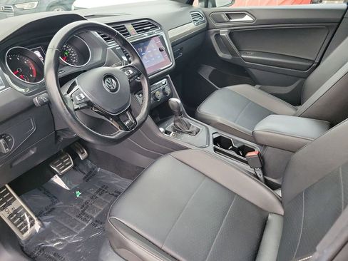 Certified 2021 Volkswagen Tiguan SE R-Line image 13