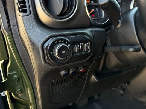 Used 2021 Jeep Wrangler Sport image 9