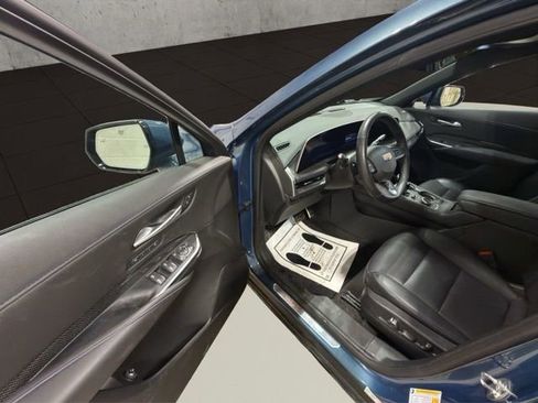 Used 2025 Cadillac XT4 Sport image 11