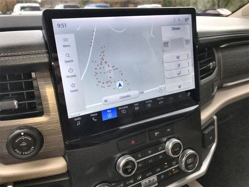 Used 2022 Ford Expedition Limited image 18