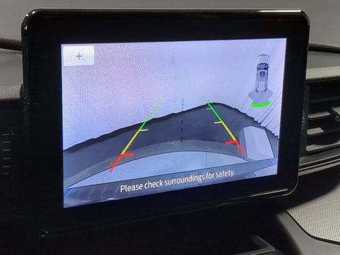 Used 2020 Ford Explorer XLT image 32