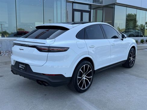 Certified 2022 Porsche Cayenne Coupe image 7