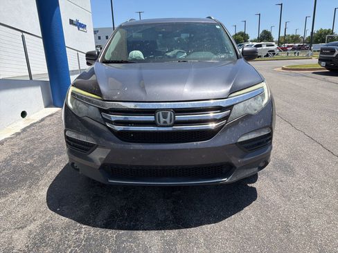 Used 2018 Honda Pilot Touring image 3