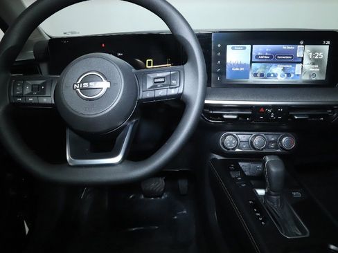 Certified 2025 Nissan Kicks SV image 26