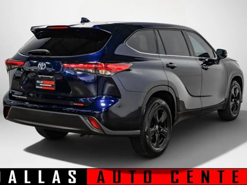 Used 2020 Toyota Highlander L FWD image 4
