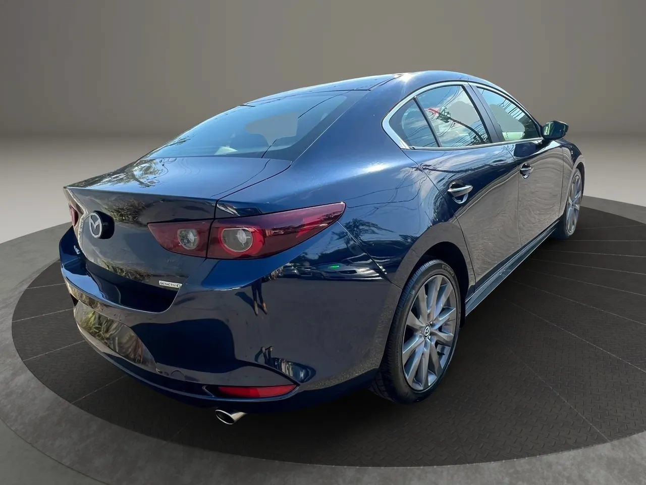 Used 2024 MAZDA MAZDA3 s FWD image 5