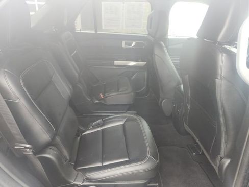 Used 2024 Ford Explorer XLT w/ Equipment Group 202A image 14