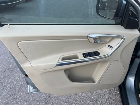 Used 2013 Volvo XC60 3.2 image 12