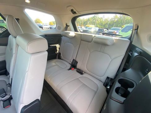 Used 2023 Honda Pilot Touring image 27
