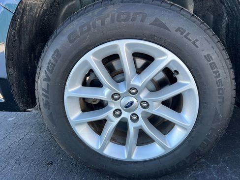 Used 2018 Ford Flex SE image 24