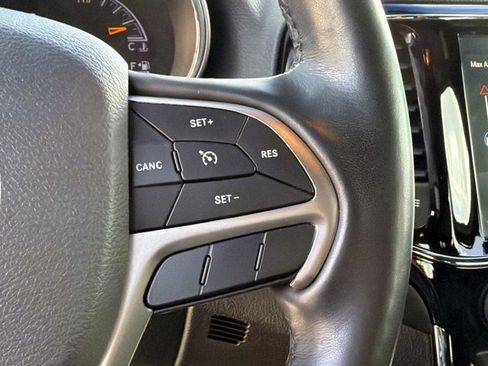 Used 2021 Jeep Grand Cherokee Laredo X image 29