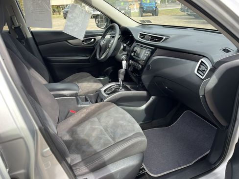 Used 2016 Nissan Rogue S w/ Appearance Package image 10