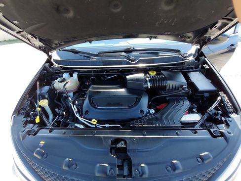 Used 2023 Chrysler Voyager LX FWD image 25