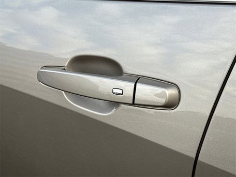 Used 2023 Chevrolet Malibu LT image 16