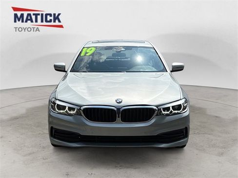 Used 2019 BMW 530i w/ Convenience Package image 2