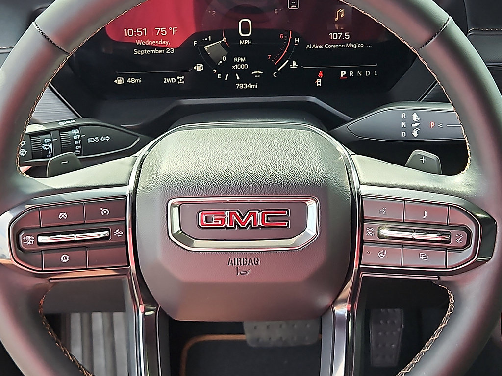 Used 2025 GMC Acadia AT4 w/ Luxury Package AWD/4WD image 16