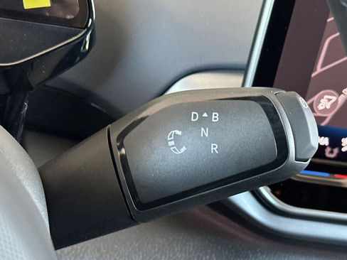 New 2025 Volkswagen ID.4 Pro image 21