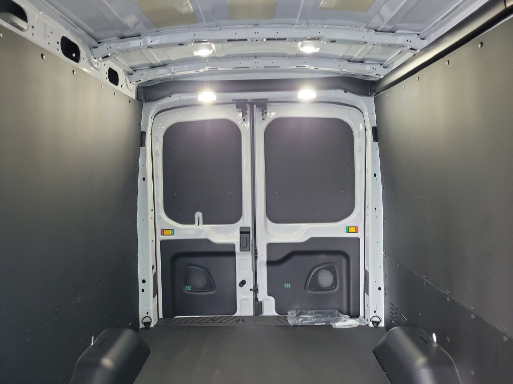 New 2026 Ford Transit 250 148 Medium Roof RWD image 18
