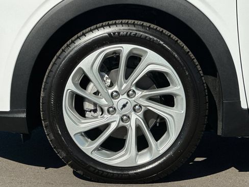 New 2027 Chevrolet Bolt LT w/ Comfort Package FWD image 25