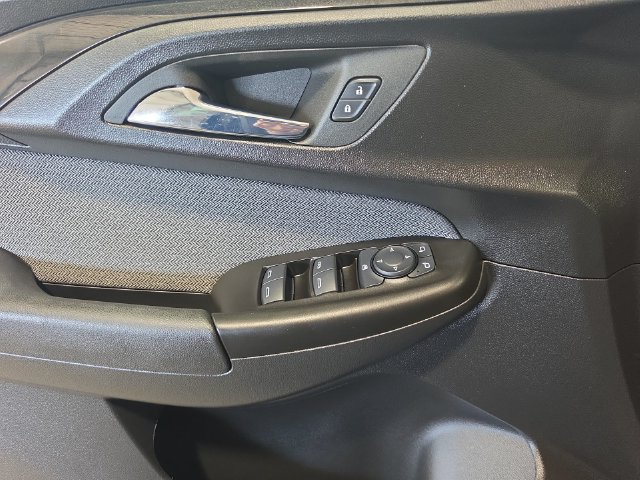 Used 2023 Chevrolet TrailBlazer LS FWD image 22