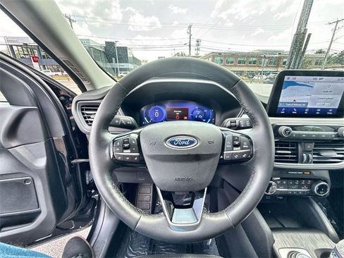 Used 2022 Ford Escape SEL w/ Technology Package image 14